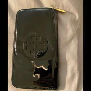 Tory Burch zip wallet